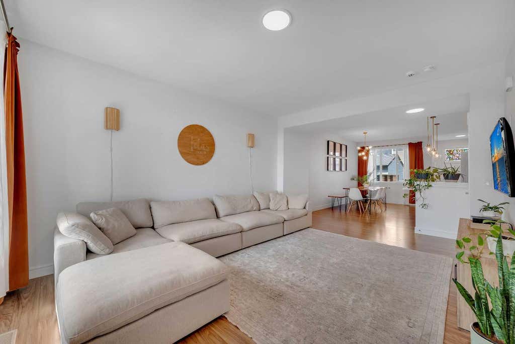 Photo of 250 Carrington Gate NW, Calgary, AB T3P 0C7 (MLS # A2338744)