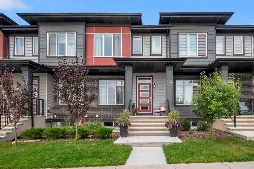 Photo of 250 Carrington Gate NW, Calgary, AB T3P 0C7 (MLS # A2338744)