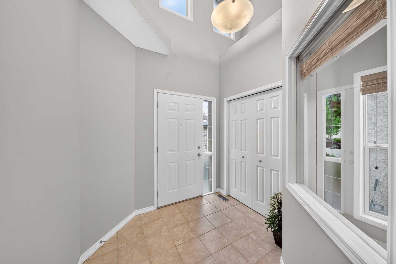 37 Tuscany Meadows Common NW