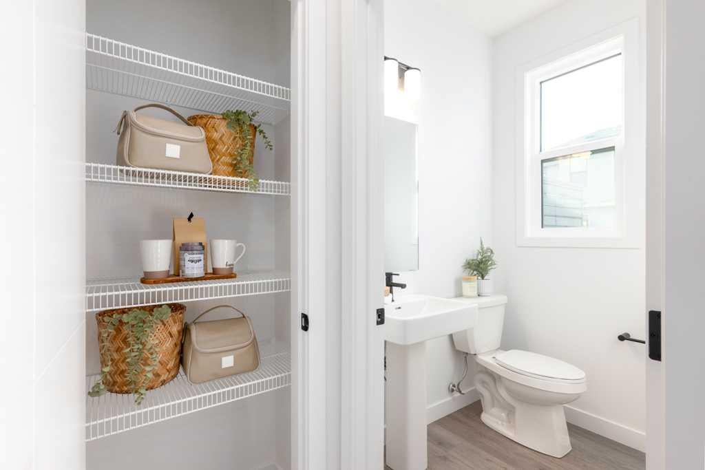 437 Alpine Avenue SW 705