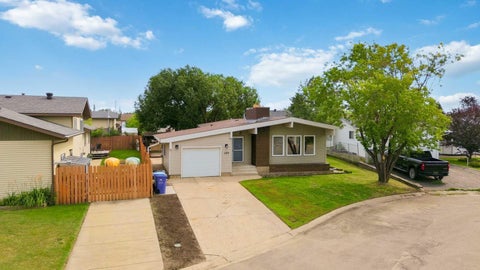 Photo of 286 KENNEDY Bay, Fort McMurray, AB T9K 1P7 (MLS # A2334671)