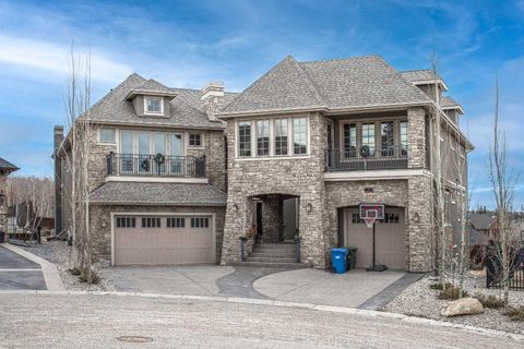 5 Elveden Point SW Calgary AB T3H 3X8