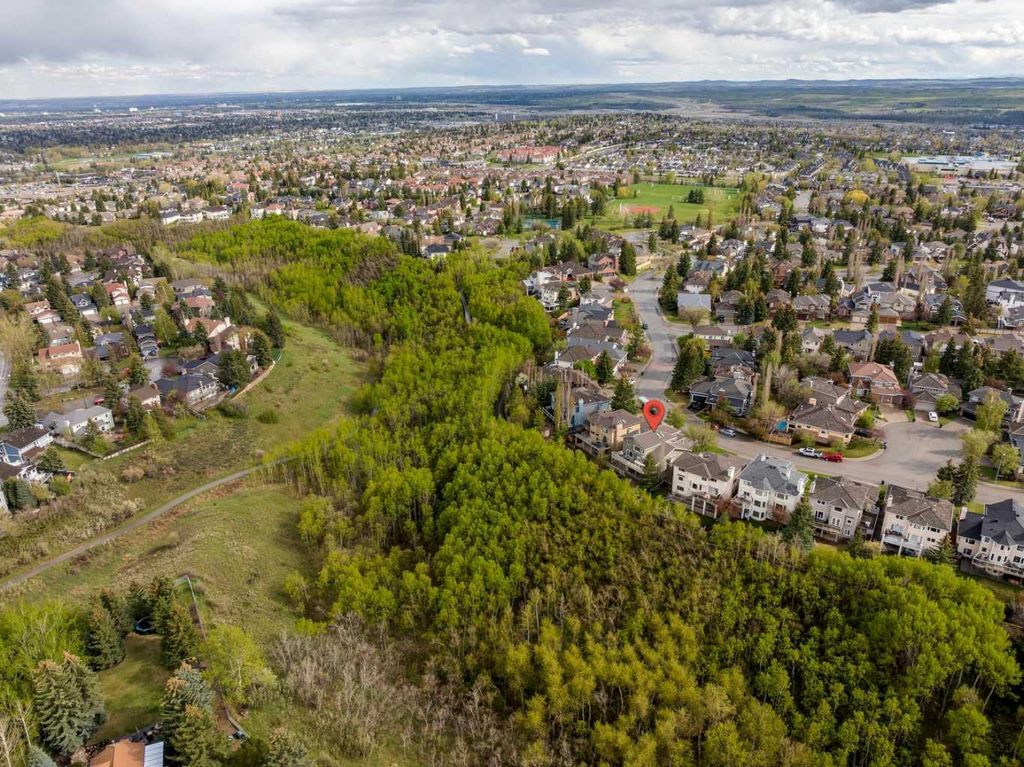 Photo of 52 Christie Knoll Heights SW, Calgary, AB T3H 2V2 (MLS # A2306704)