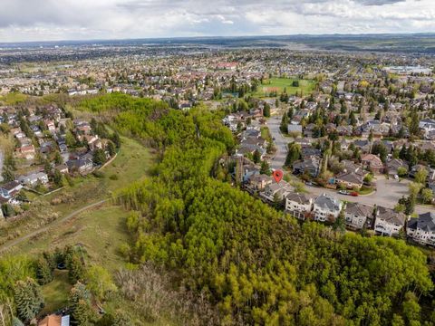 Photo of 52 Christie Knoll Heights SW, Calgary, AB T3H 2V2 (MLS # A2306704)