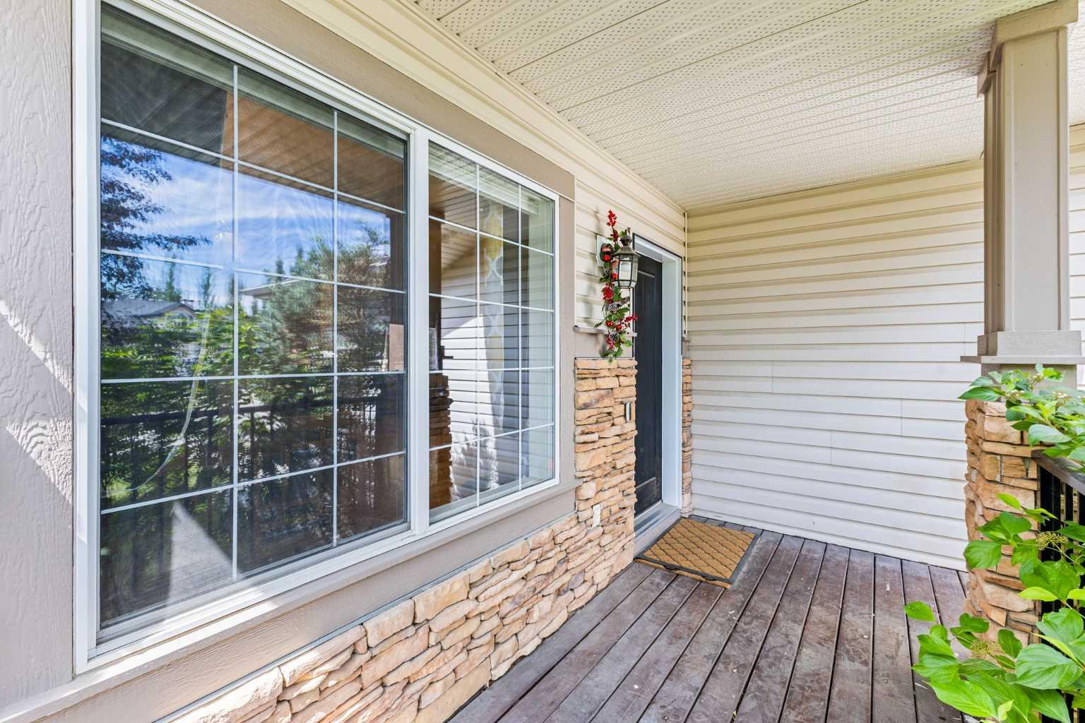 11 Simcoe Crescent SW