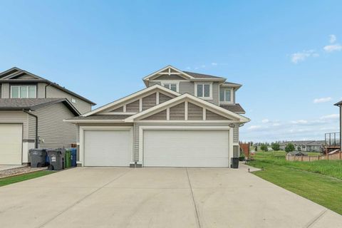 Photo of 648 Parkside Green, Coaldale, AB T1M 0B2 (MLS # A2328967)