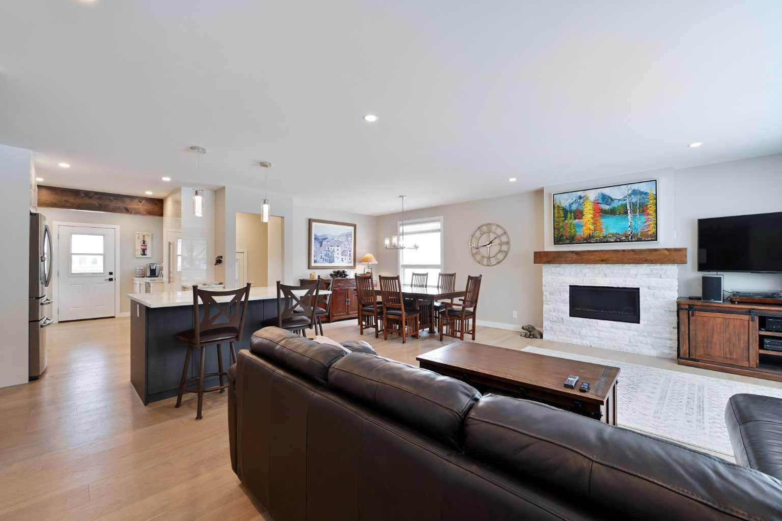 6427 Lombardy Crescent SW