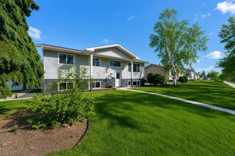 Photo of 5722 Marler Drive, Camrose, AB T4V 2S8 (MLS # A2303550)