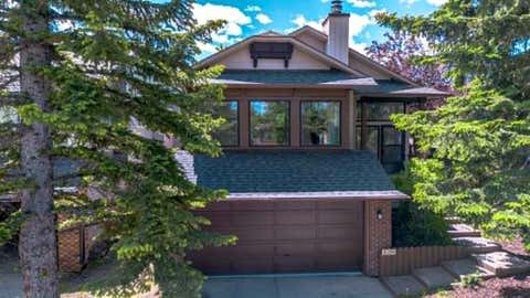 Photo of 1091 Berkley Drive NW, Calgary, AB T3K 1S6 (MLS # A2329717)