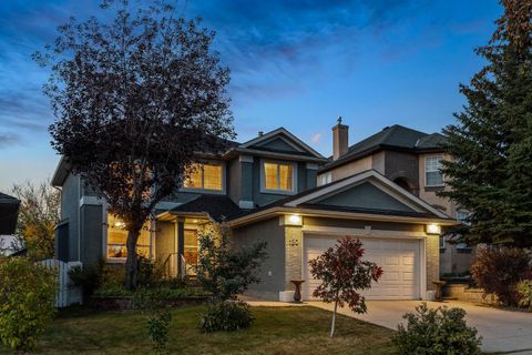 120 Simcoe Close SW Calgary AB T3H 4N3