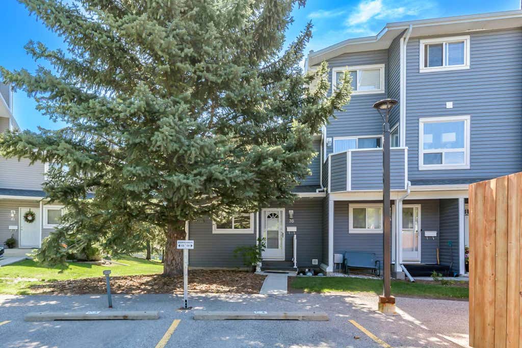 Photo of 200 Shawnessy Drive SW #76, Calgary, AB T2Y 1G8 (MLS # A2340414)