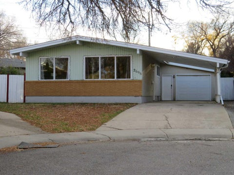 Photo of 2696 Burton Place SE, Medicine Hat, AB T1A 3W2 (MLS # A2354624)