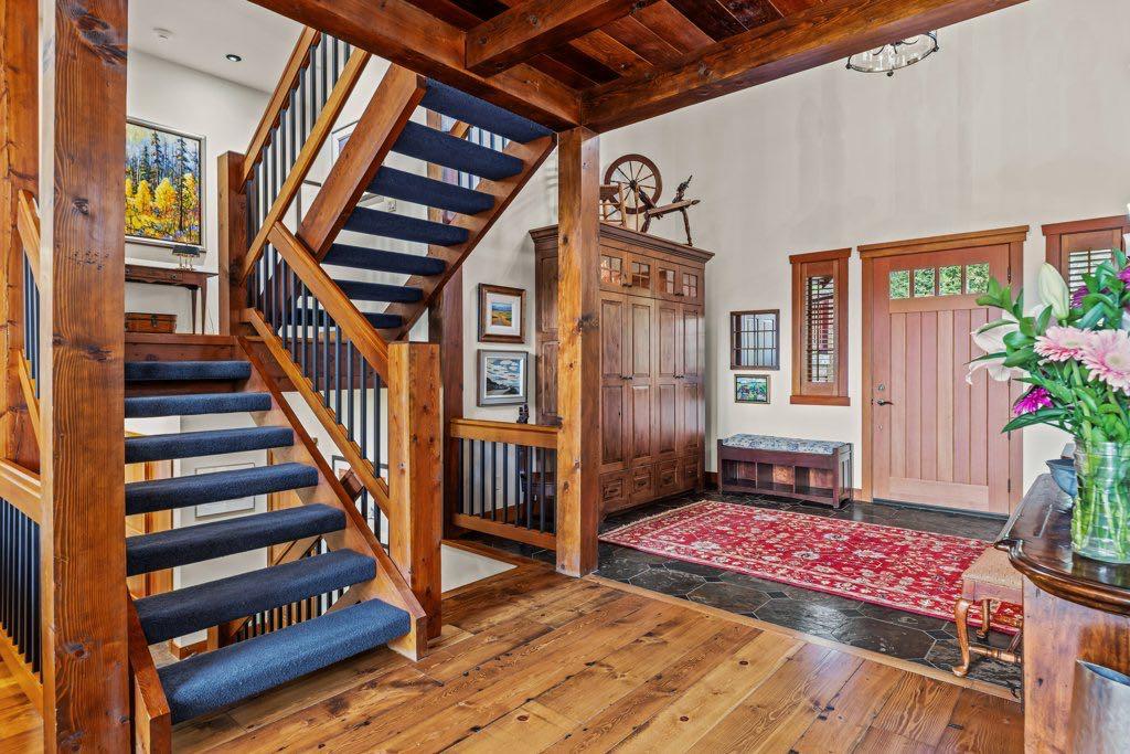 517 Silvertip Pointe
