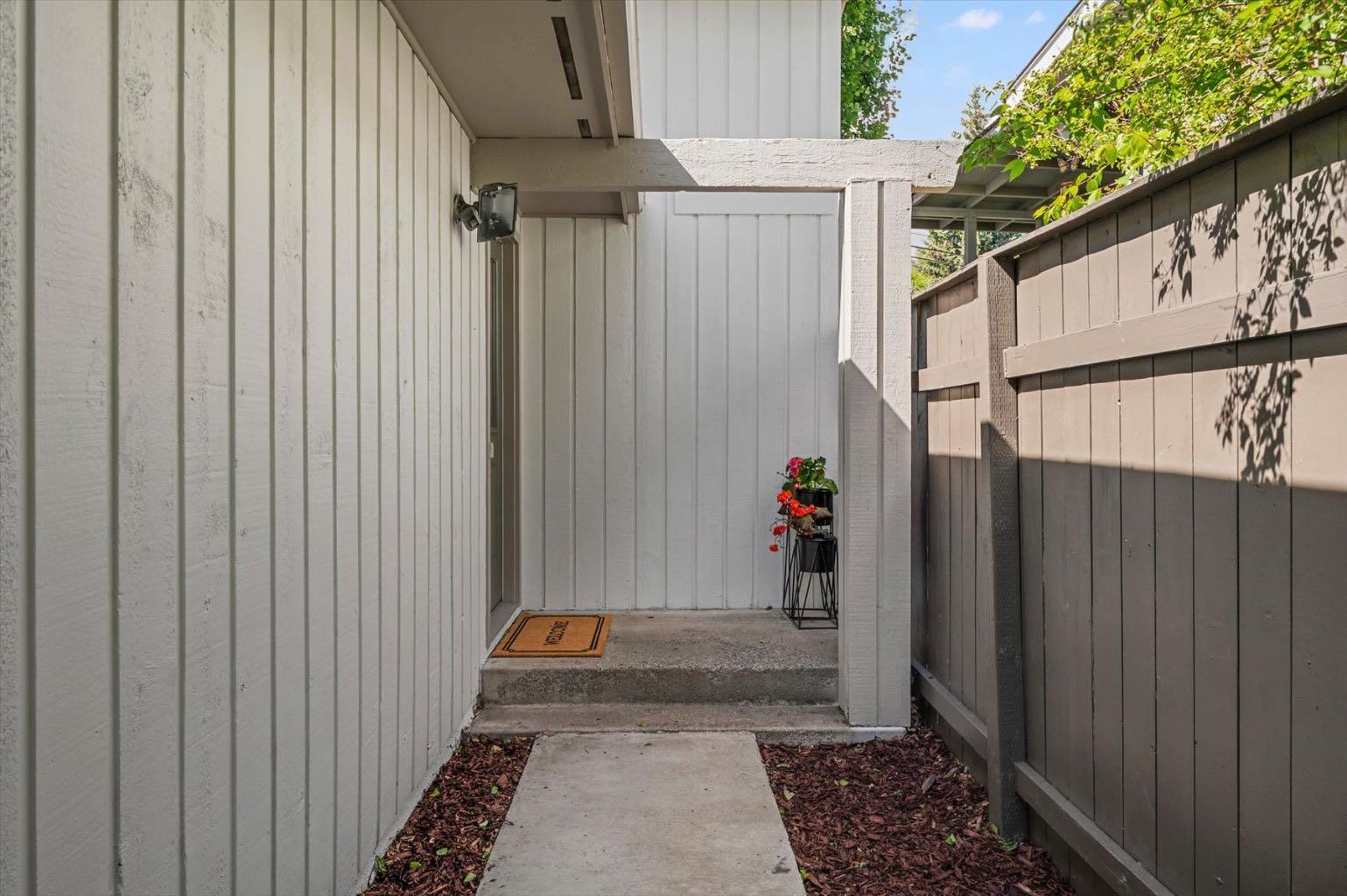 24 Midglen Drive SE