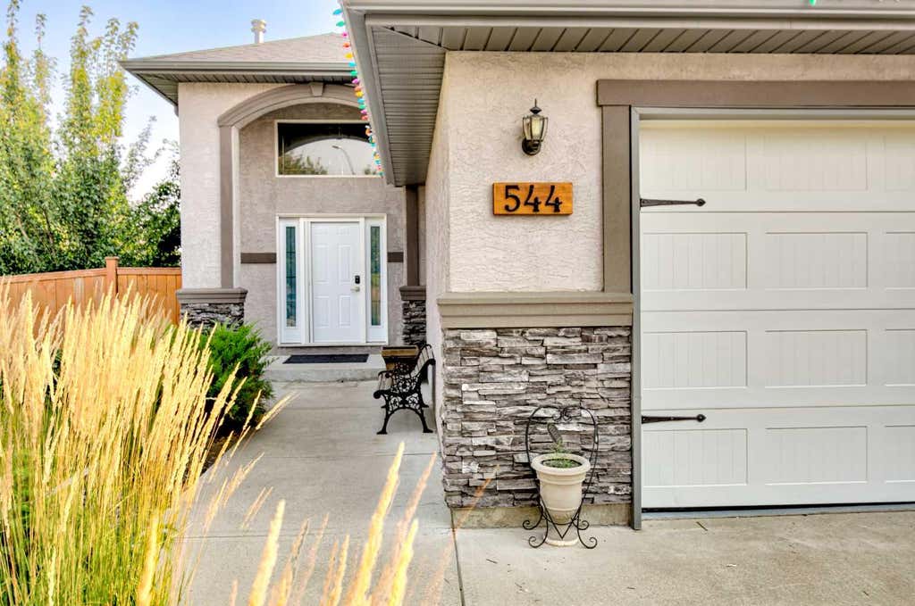 Photo of 544 Couleesprings Crescent S, Lethbridge, AB T1K 5R3 (MLS # A2339599)