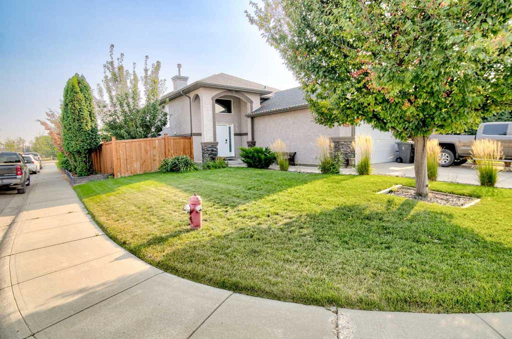 Photo of 544 Couleesprings Crescent S, Lethbridge, AB T1K 5R3 (MLS # A2339599)