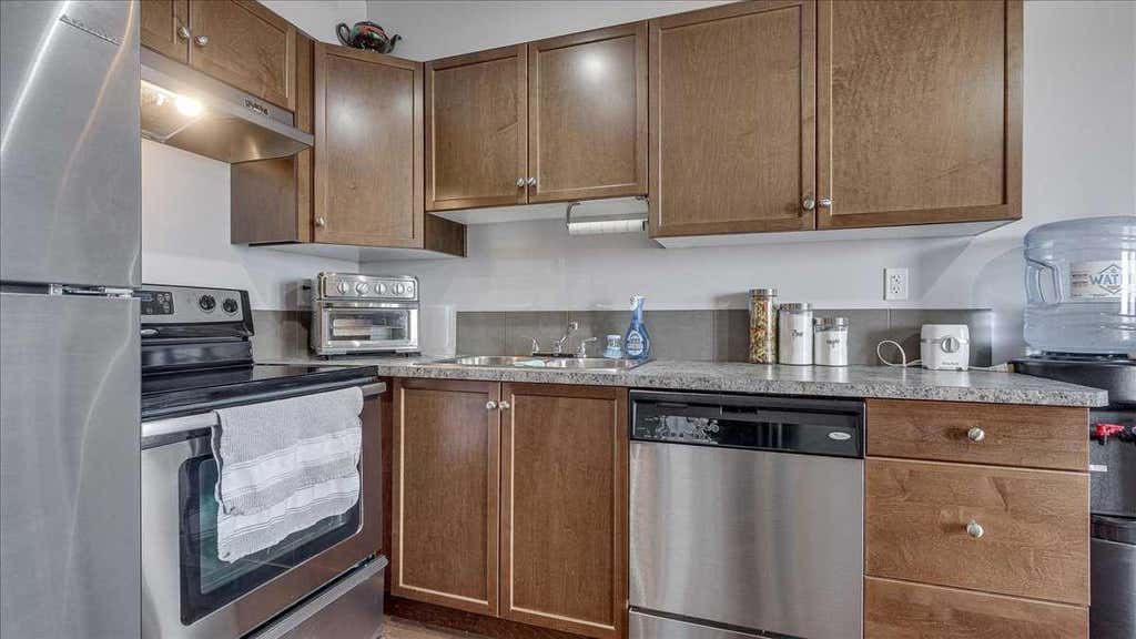 Photo of 3 Broadway Rise #410, Sylvan Lake, AB T4S 0G9 (MLS # A2336014)