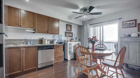 Photo of 3 Broadway Rise #410, Sylvan Lake, AB T4S 0G9 (MLS # A2336014)