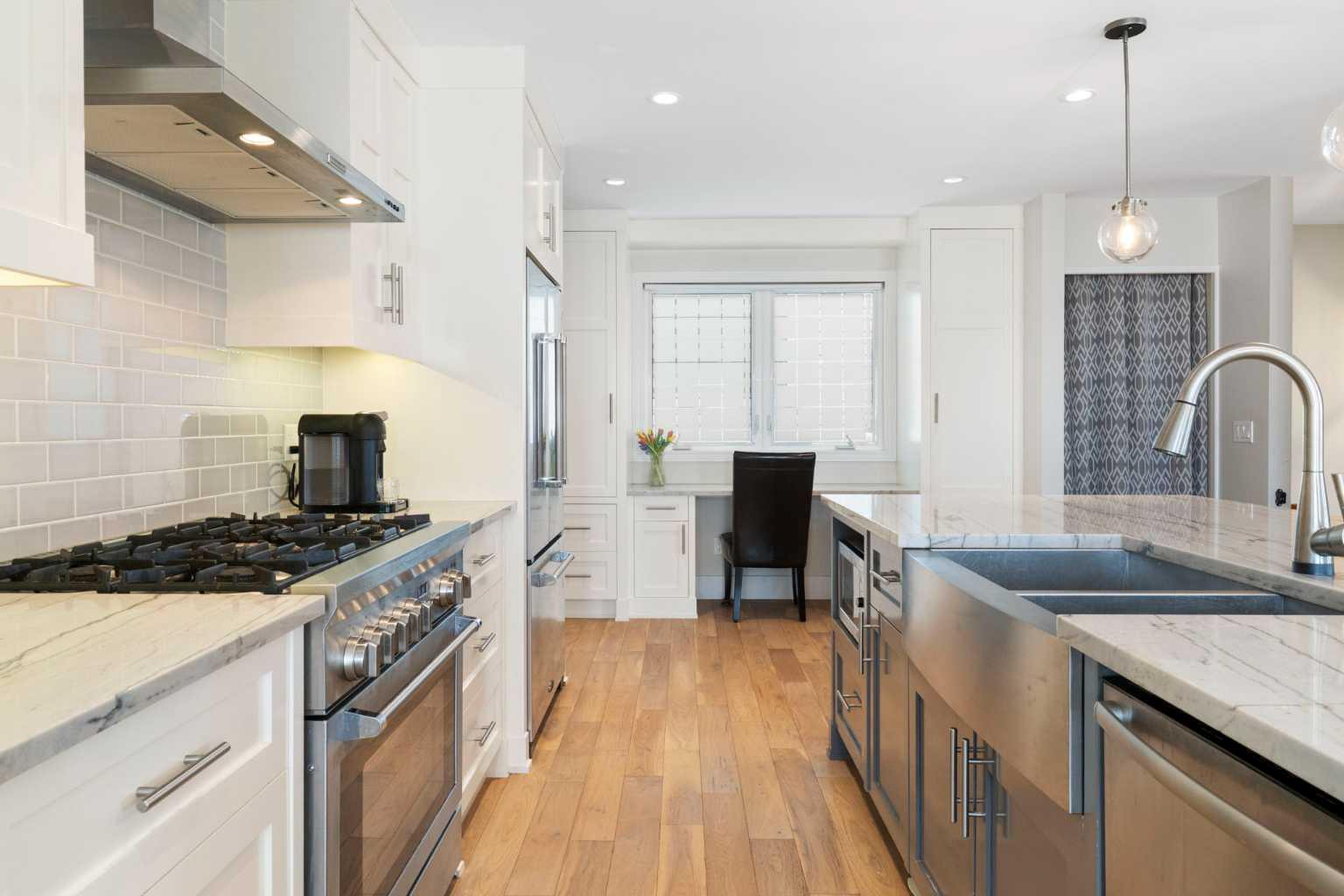 6607 Silver Springs Crescent NW