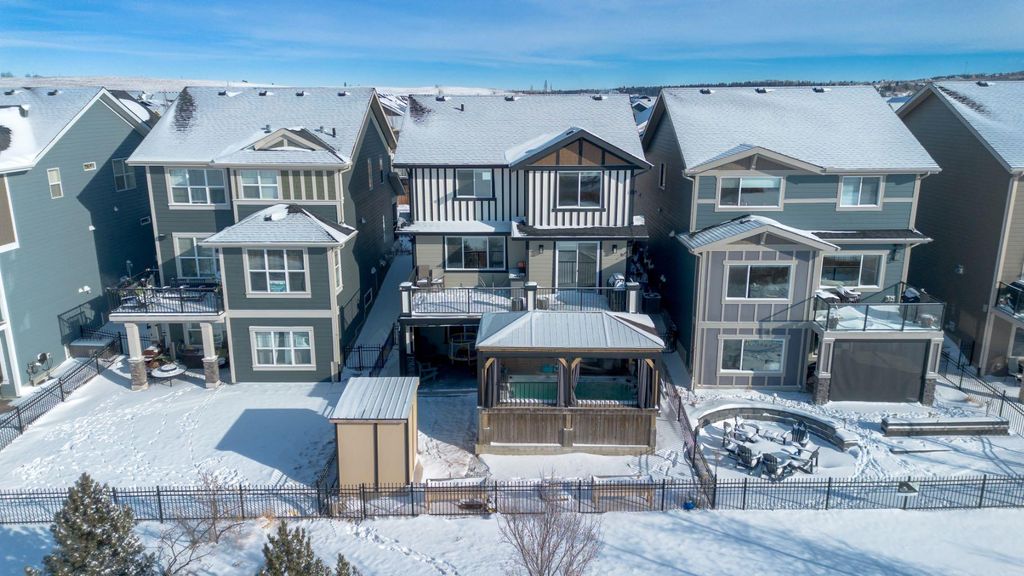 Photo of 69 Sundown Grove, Cochrane, AB T4C 0X5 (MLS # A2275269)
