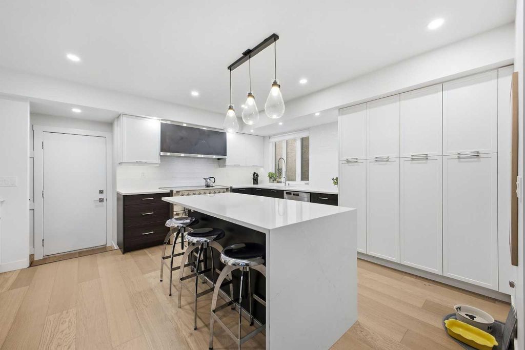 Photo of 3817 18 Street SW, Calgary, AB T2T 4V2 (MLS # A2308063)