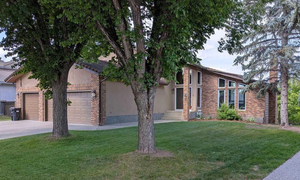 Photo of 56 Patterson Crescent SW, Calgary, AB T3H 1T1 (MLS # A2324520)