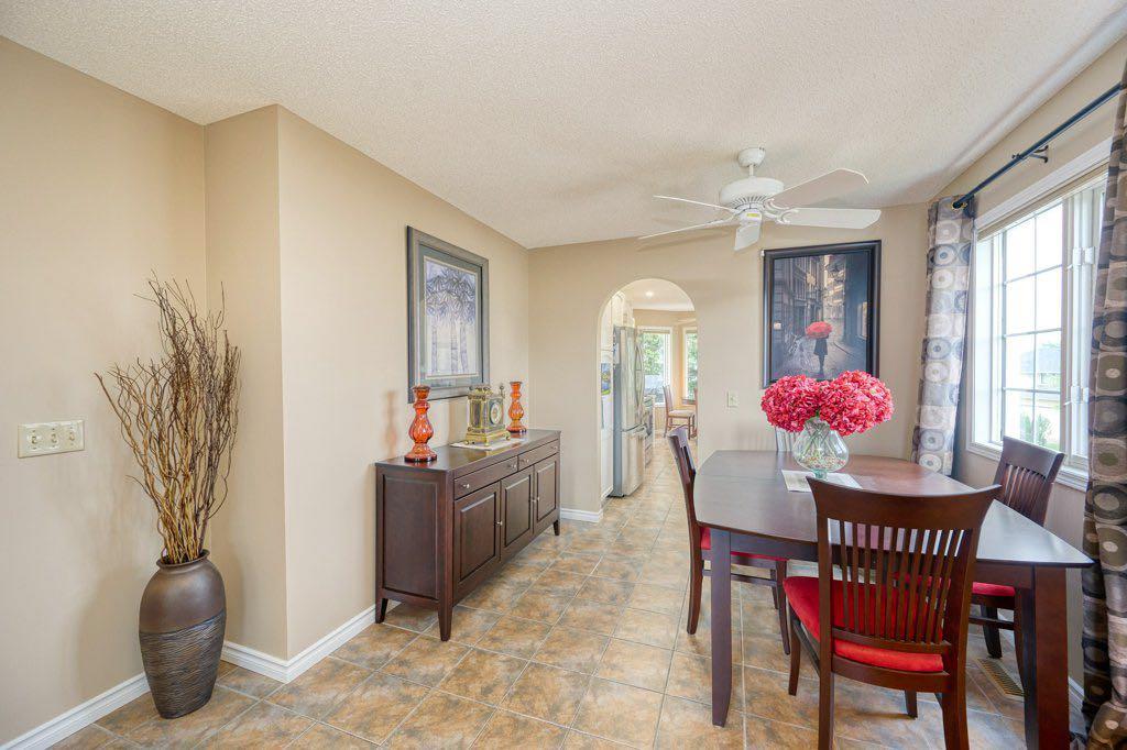 163 Sandringham Close NW