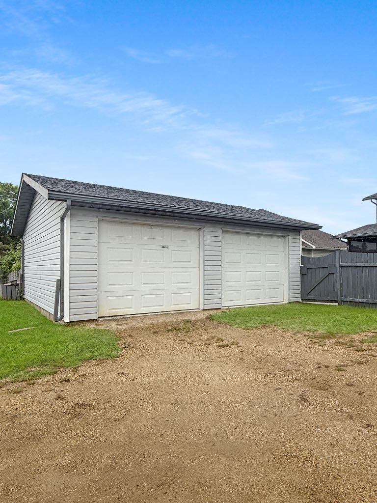 4305 47 Ave