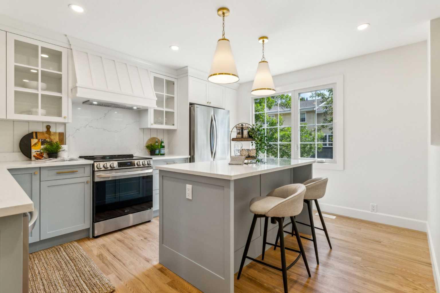 408 Point Mckay Gardens NW