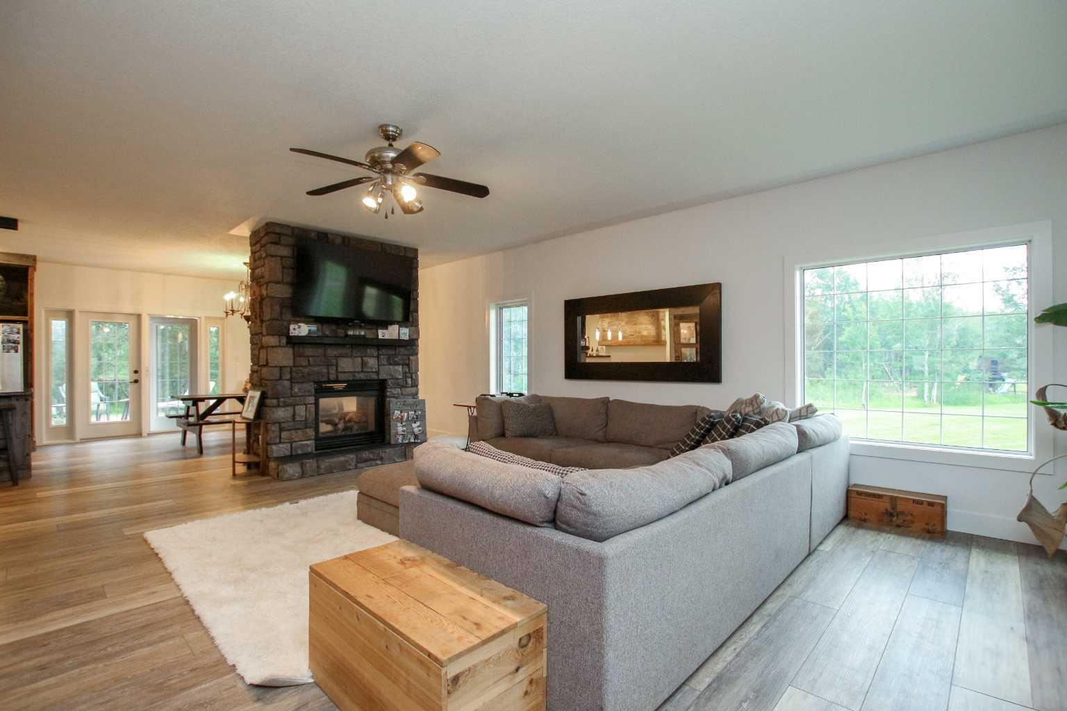 1236 Township Road 384 201