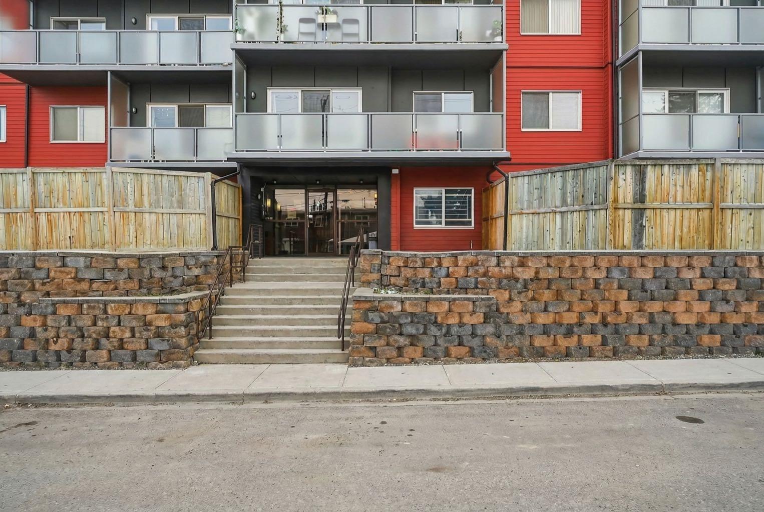 335 Garry Crescent NE 315