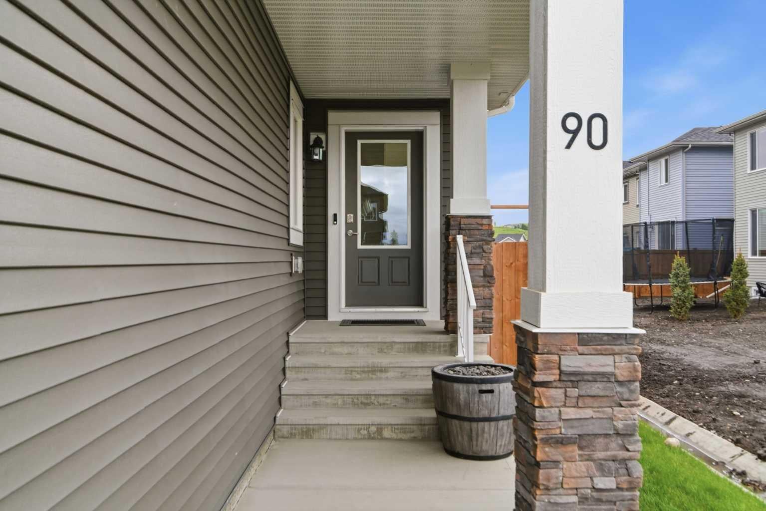 90 Saddlebred Place