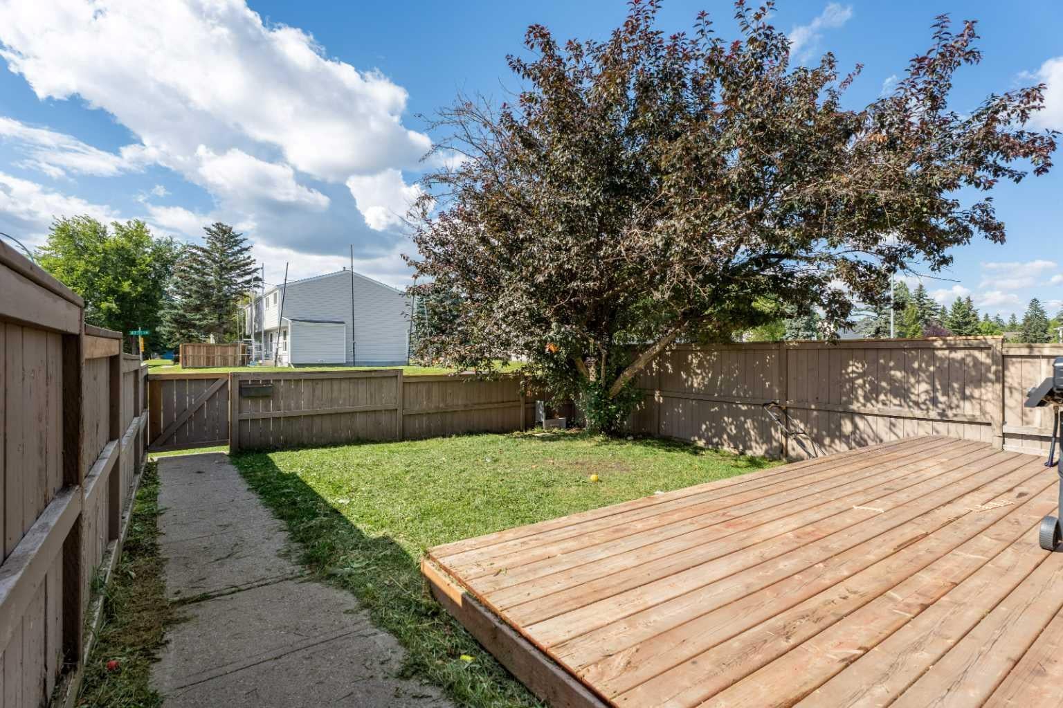 3809 45 Street SW 52