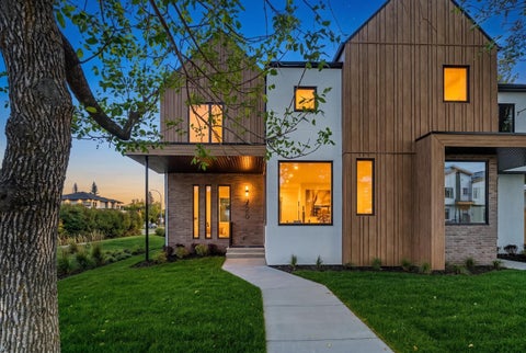Photo of 725 53 Avenue SW, Calgary, AB T2V 0C4 (MLS # A2348990)
