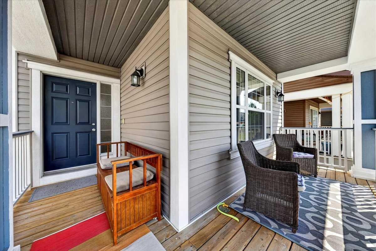 138 Copperpond Heights SE