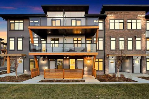 572 Seton Circle Calgary AB T3M 3Y5