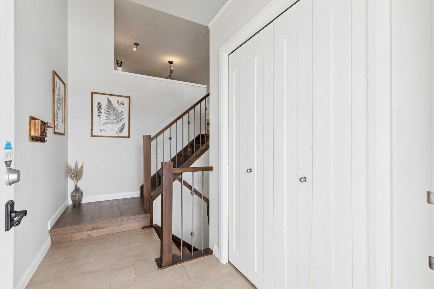 60 Erin Meadow Way SE