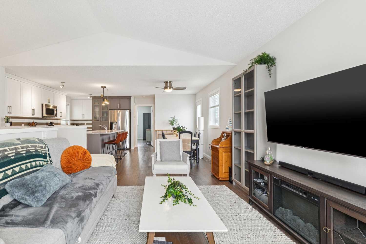 60 Erin Meadow Way SE