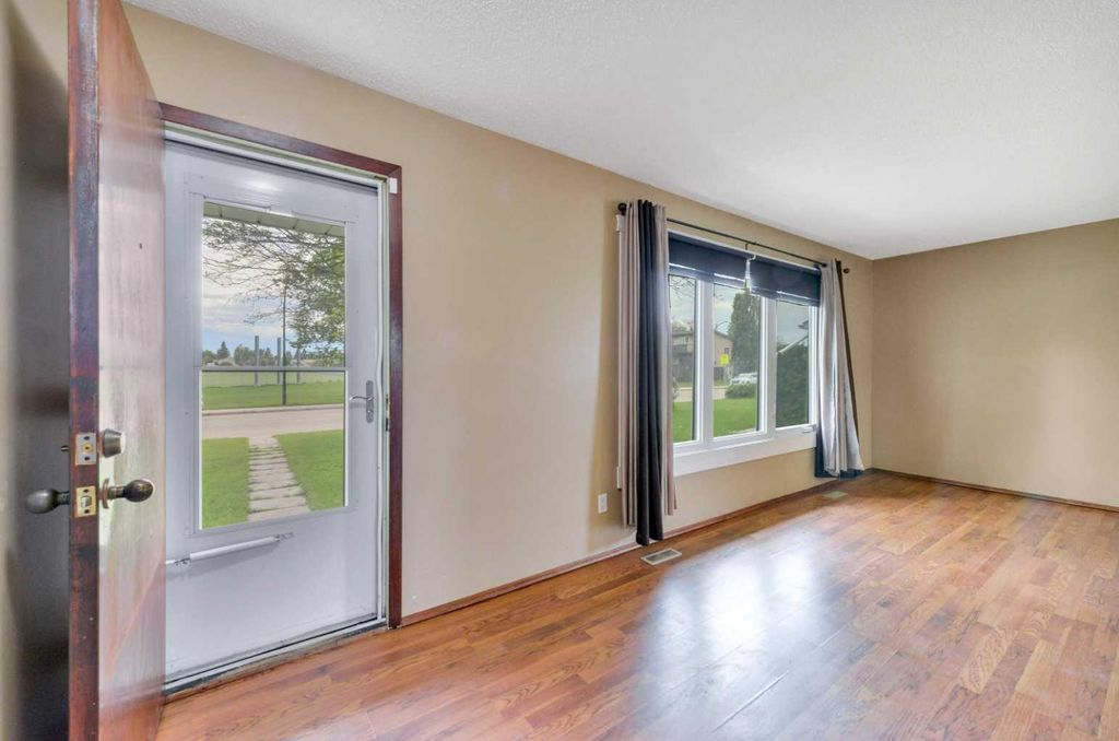 Photo of 3405 55 Avenue, Red Deer, AB T4N 5L4 (MLS # A2320811)