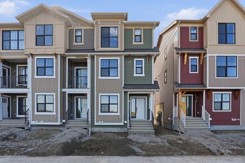 Photo of 21 Wild Rose Way SE, Calgary, AB T3M 4A2 (MLS # A2305398)
