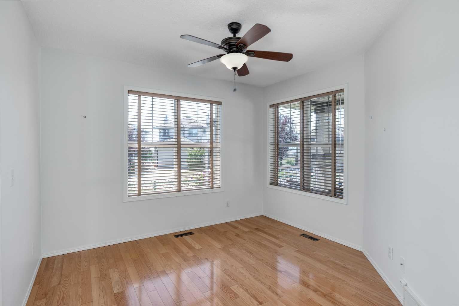 22 Glensummit Close