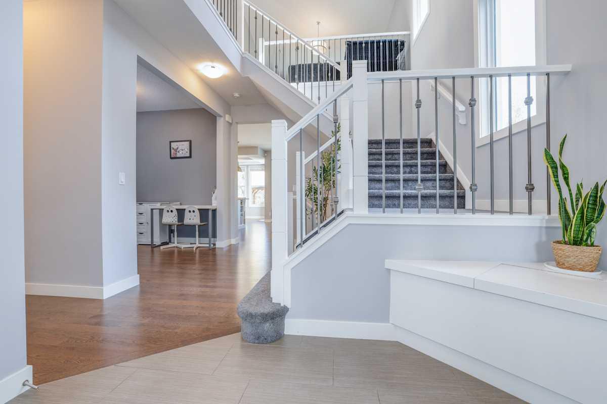 24 Mount Rae Terrace