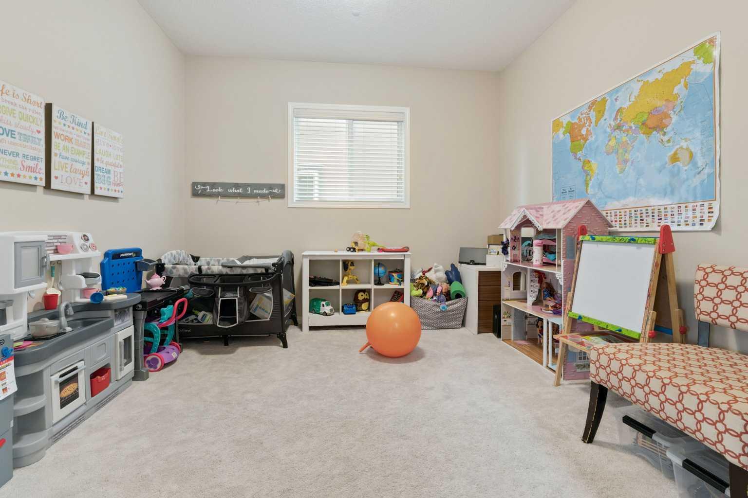 352 Skyview Shores Manor NE