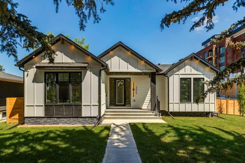 Photo of 3004 Hampton Crescent SW, Calgary, AB T3E 4R2 (MLS # A2316531)
