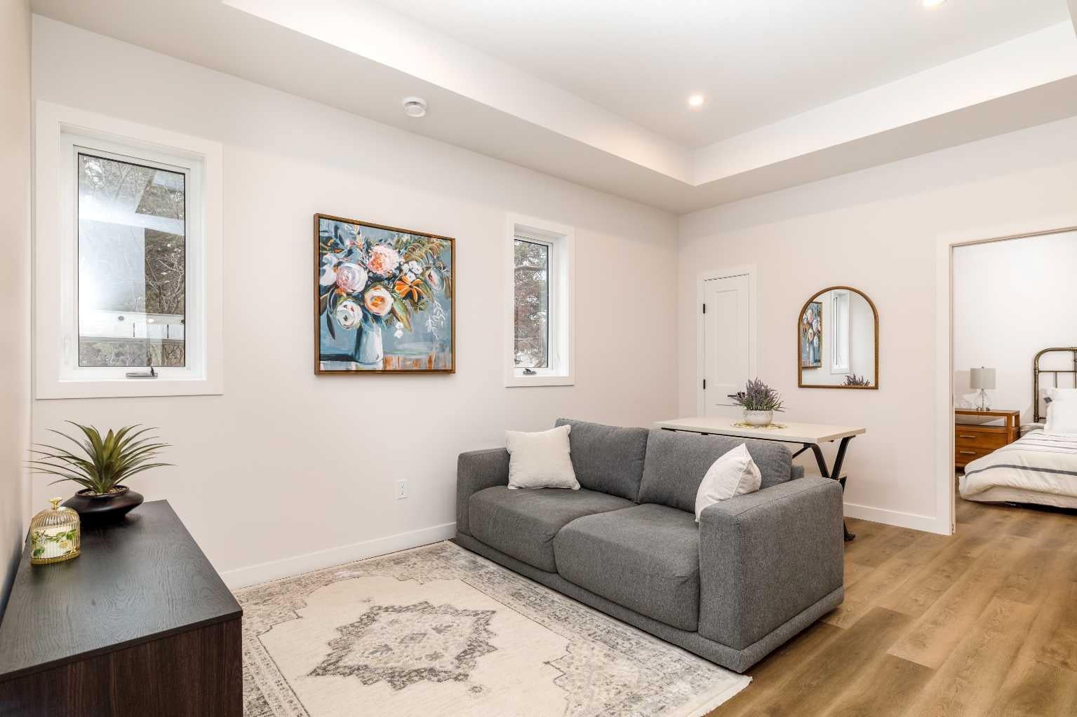5463 55 Avenue 1
