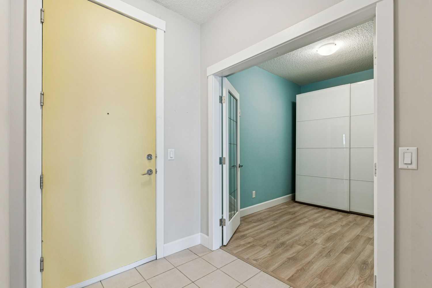 830 Centre Avenue NE 403