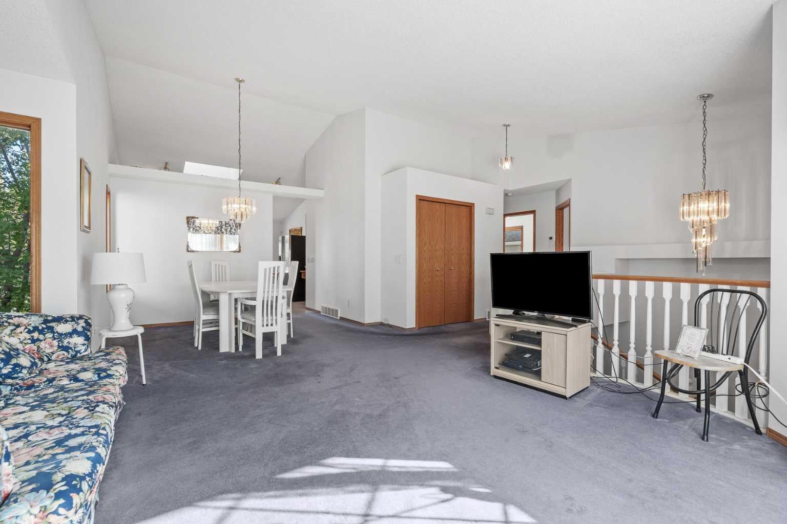 28 Harvest Oak Drive NE