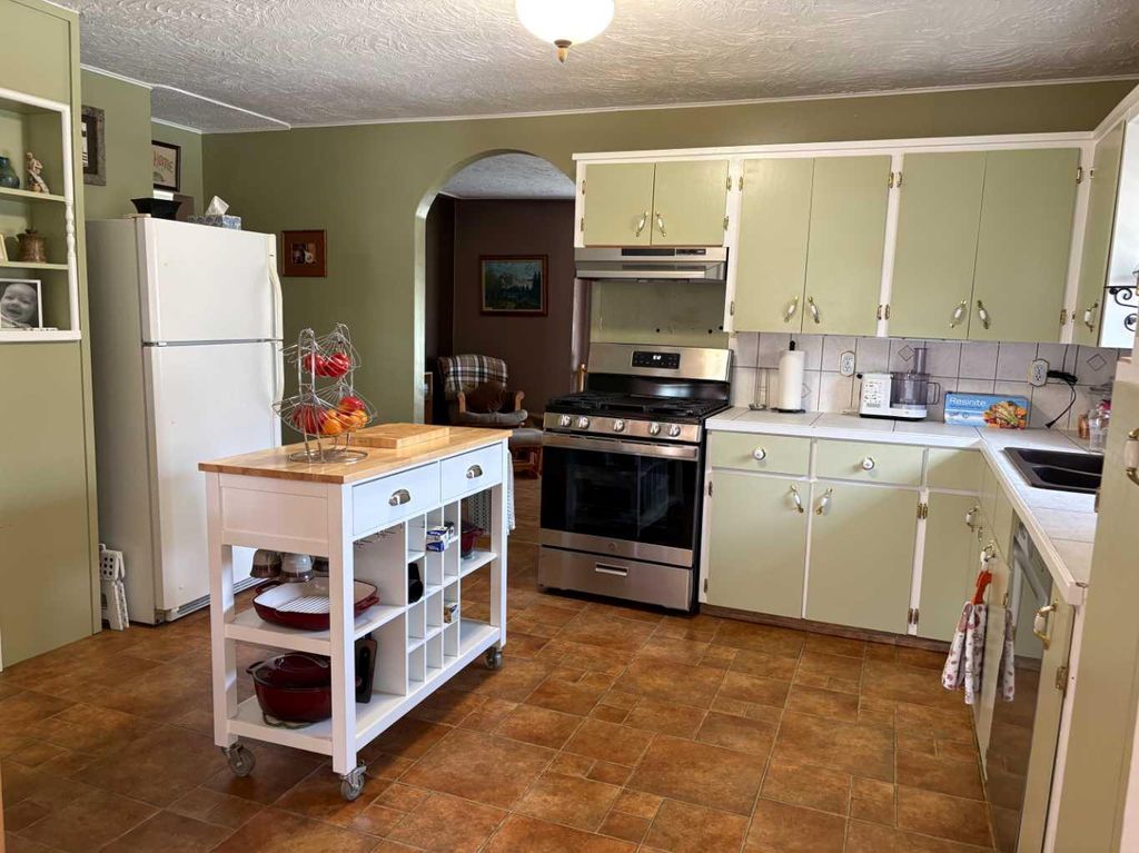Photo of 4915 50 Avenue E, Bluffton, AB T0C 0M0 (MLS # A2313696)