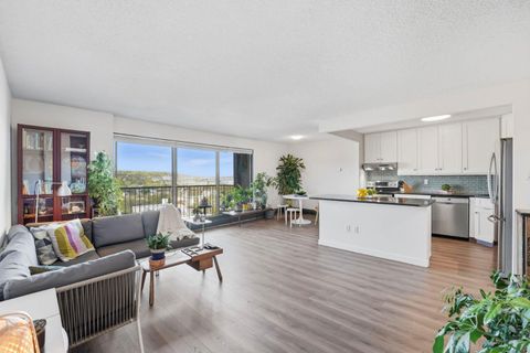 1330 15 Avenue SW 1107 Calgary AB T3C 3N7