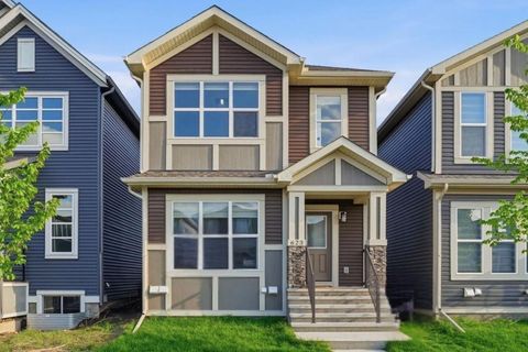 Photo of 623 Savanna Crescent NE, Calgary, AB T3J 5P2 (MLS # A2329037)